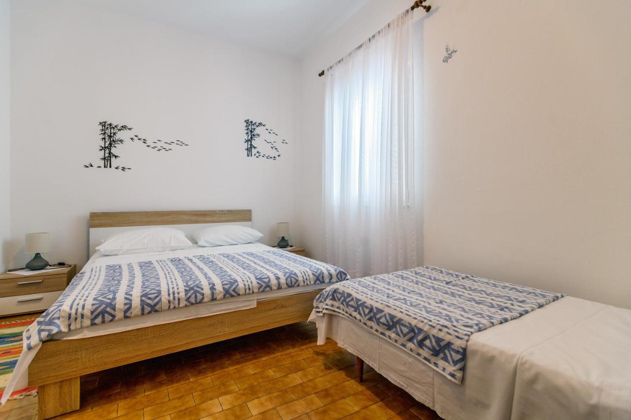 Apartmant Prosika Pag Town Esterno foto