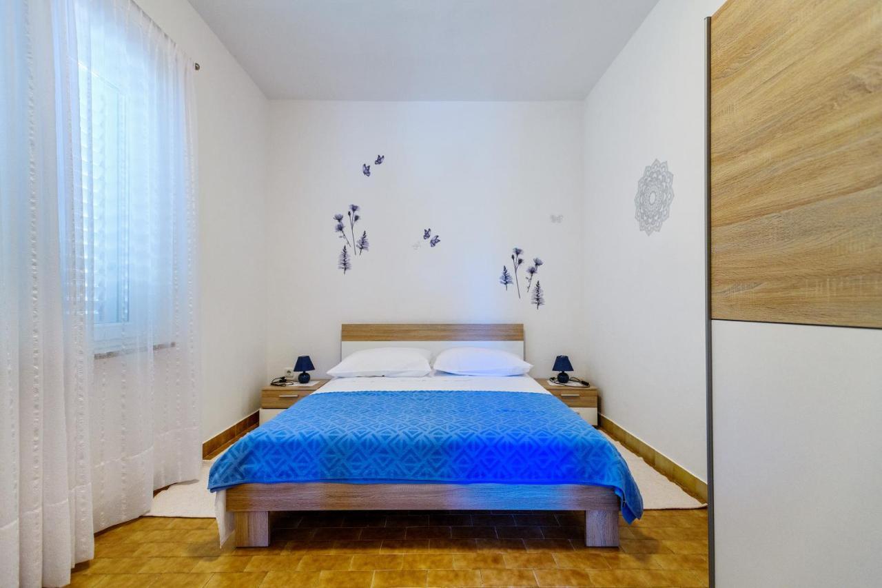 Apartmant Prosika Pag Town Esterno foto