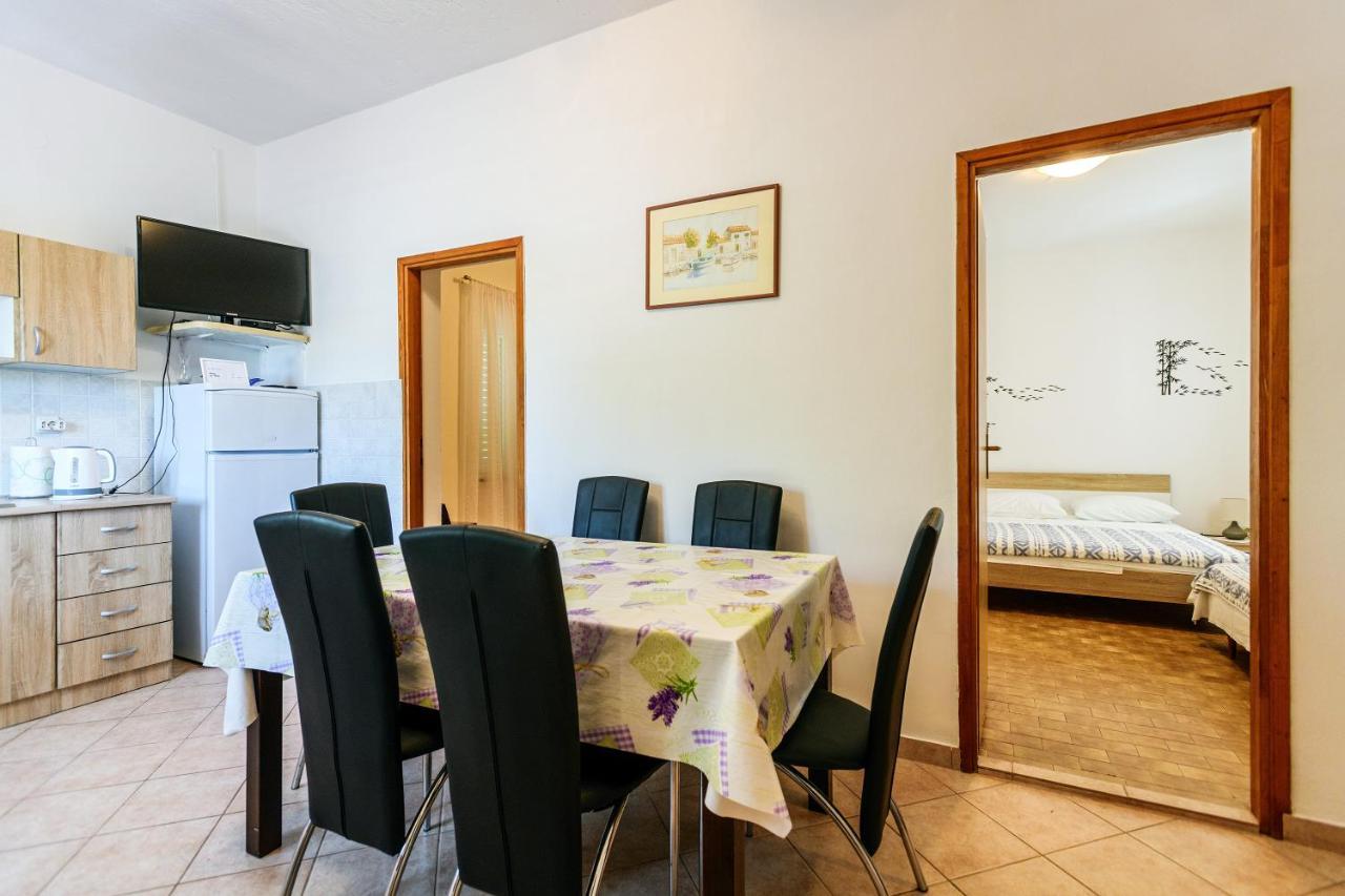 Apartmant Prosika Pag Town Esterno foto